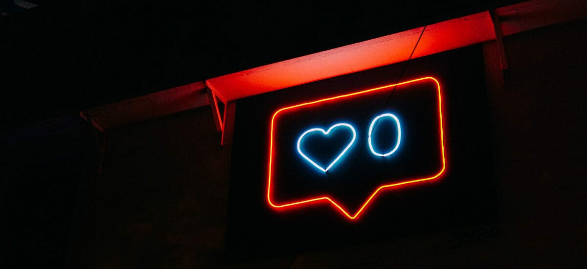 social media like icon with a heart